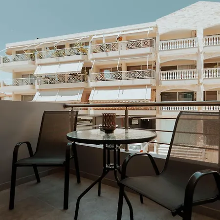 Dantis Place Alpha1 דירה